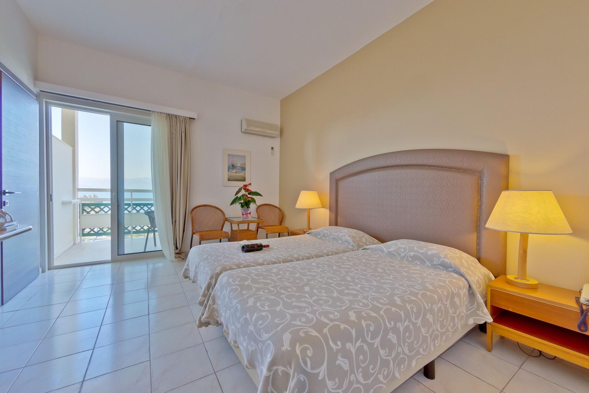 Palmariva Beach Hotel เอเรเทรีย ภายนอก รูปภาพ