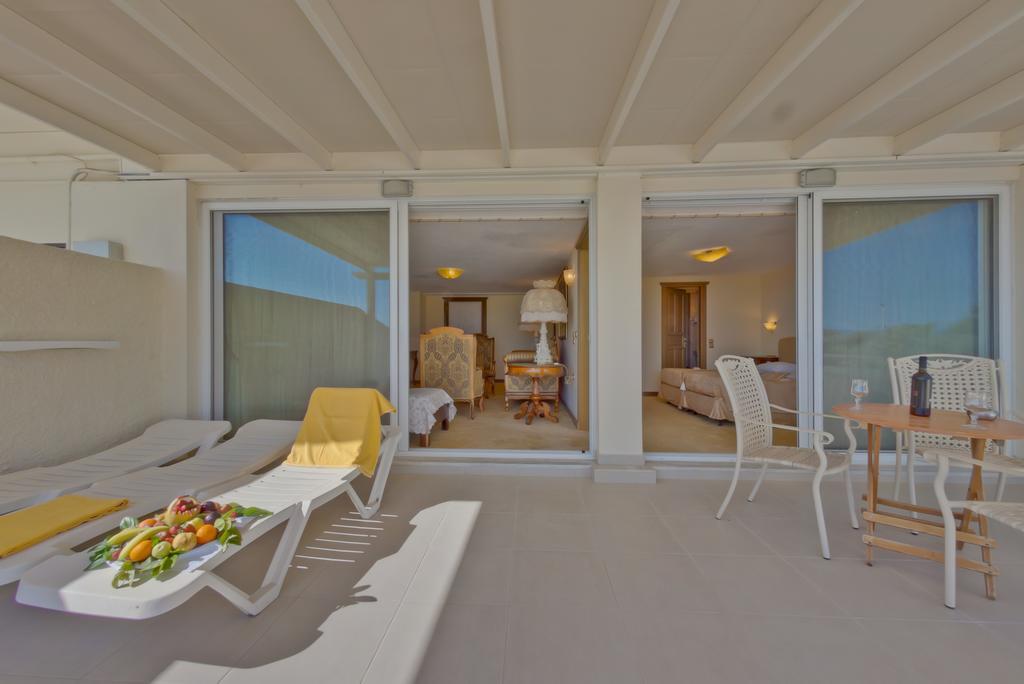 Palmariva Beach Hotel เอเรเทรีย ภายนอก รูปภาพ