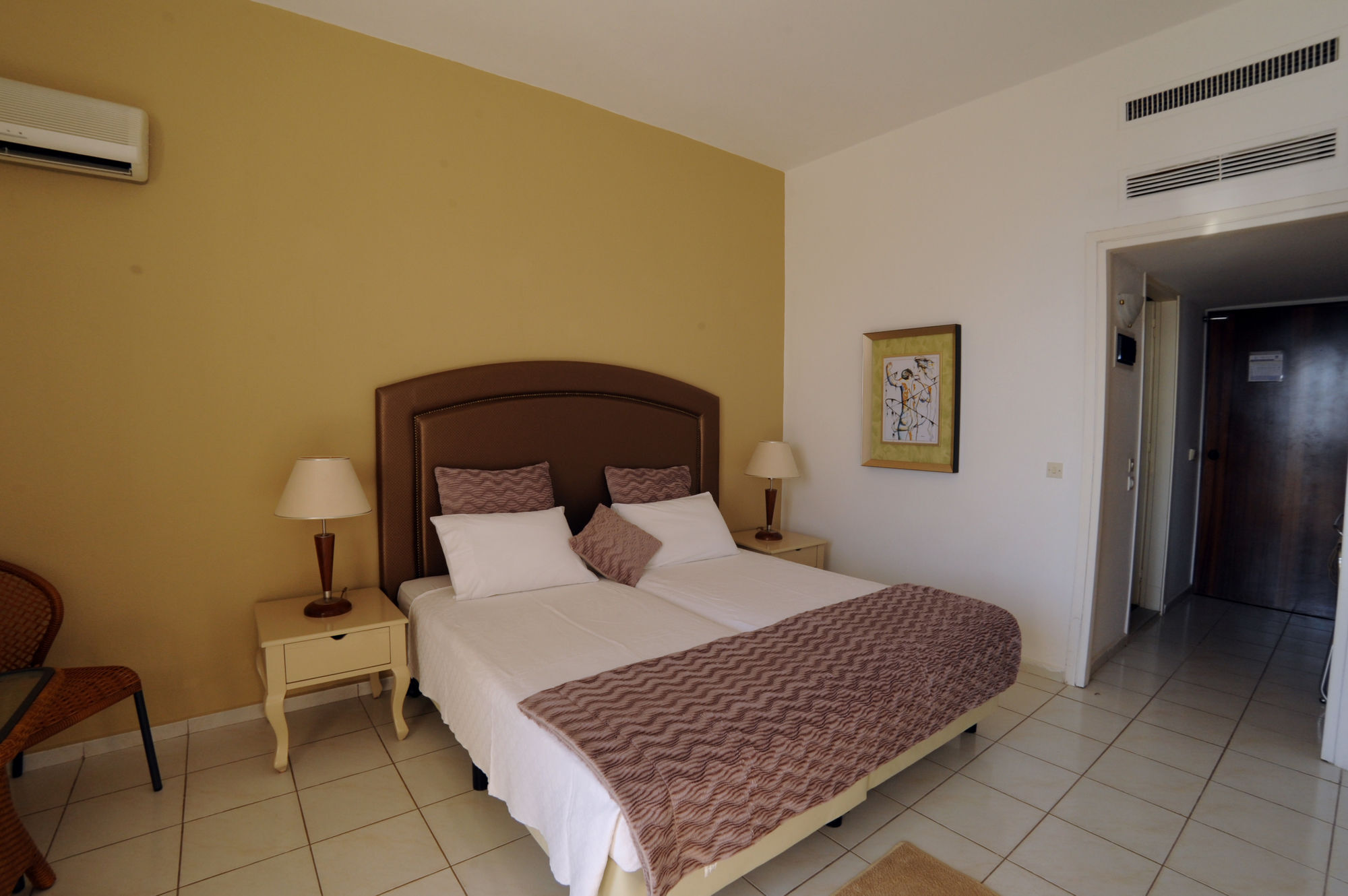Palmariva Beach Hotel เอเรเทรีย ภายนอก รูปภาพ